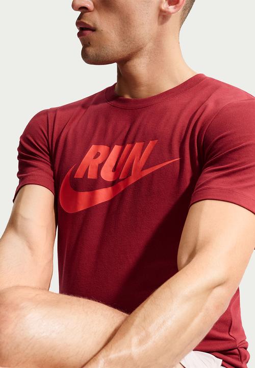 Nike - Dri-FIT  RUN SWOOSH Tee  - Burnt Red