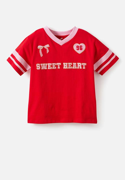 Cotton On - Livvy Lux Short Sleeve Tee - Varsity Red/Sweet Heart Club