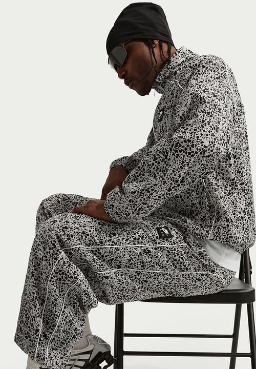 Nike - Nike Air Woven All Over Print Pant - Blak/Wht/Multi 