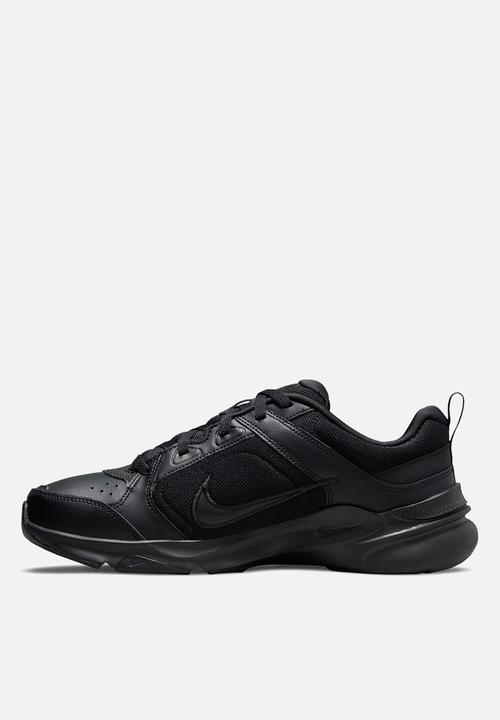 Nike - Defy All Day