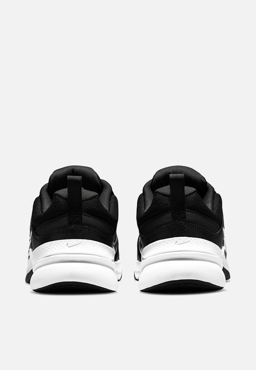 Nike - Defy All Day