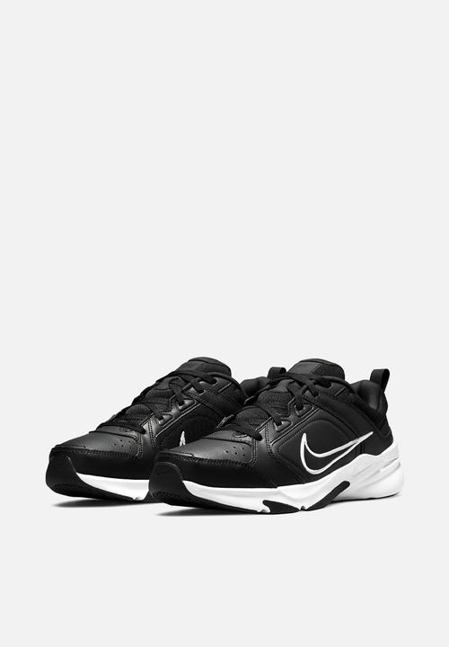 Nike - Defy All Day