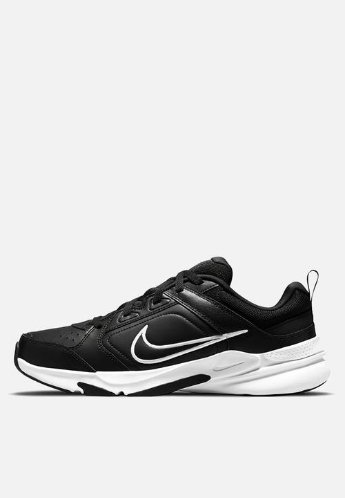 Nike - Defy All Day