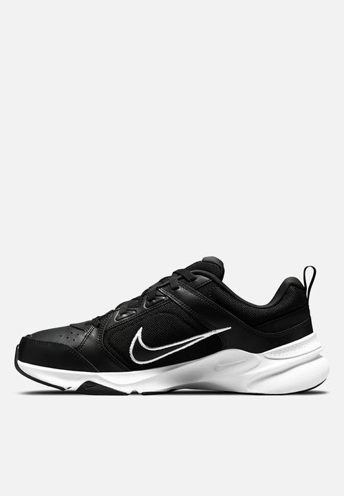 Nike - Defy All Day