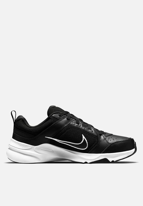 Nike - Defy All Day