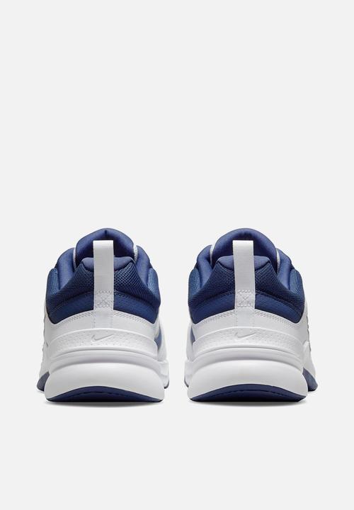 Nike - Defy All Day