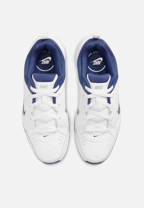 Nike - Defy All Day