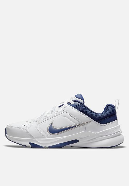 Nike - Defy All Day