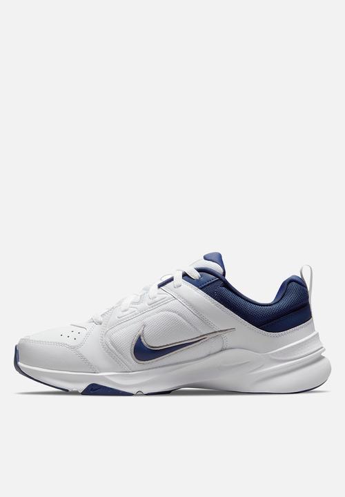 Nike - Defy All Day
