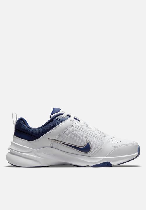 Nike - Defy All Day