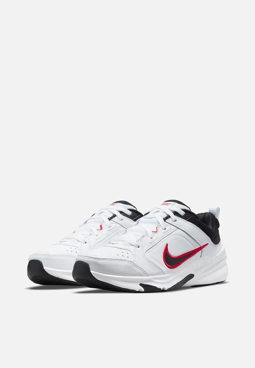 Nike - Defy All Day