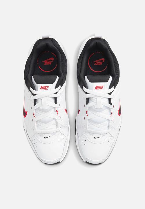Nike - Defy All Day