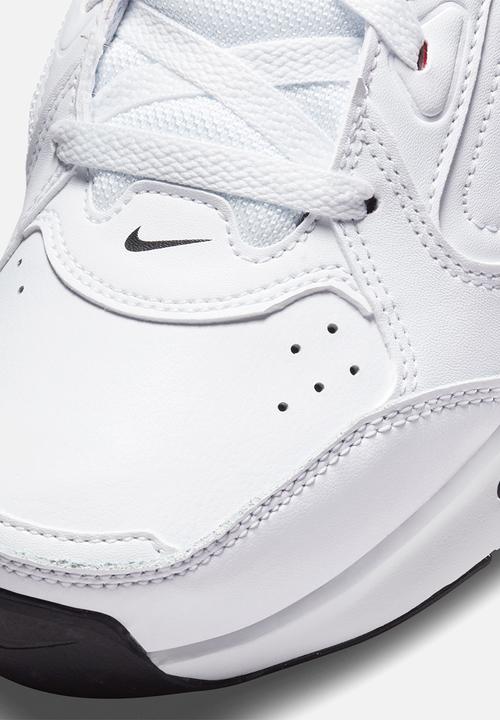 Nike - Defy All Day