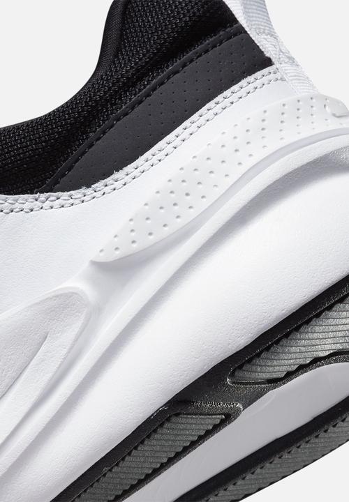 Nike - Defy All Day