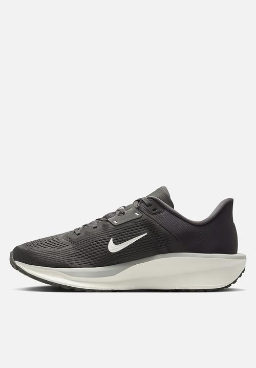 Nike - Quest 6