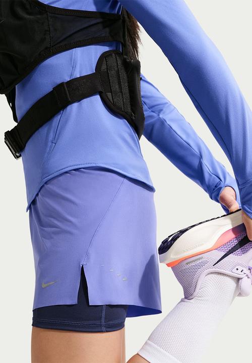 Nike - W Nk Swift Df Mr 2N1 Shrt - Sapphire/Midnight Navy/Reflective Silv