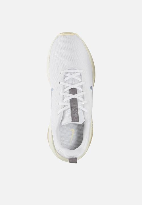 Nike - Nike Bella 7