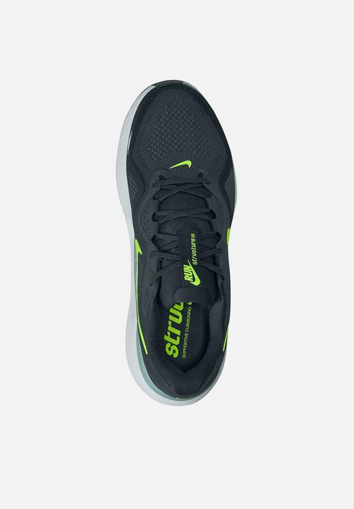 Nike - Structure 26