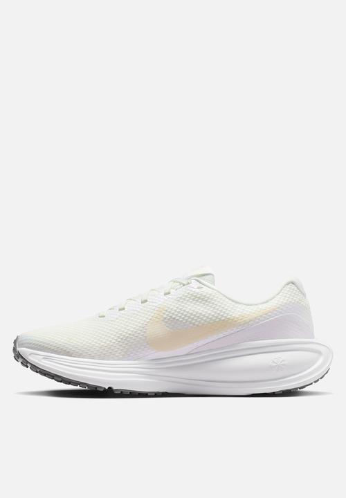 Nike - Nike Revolution 8