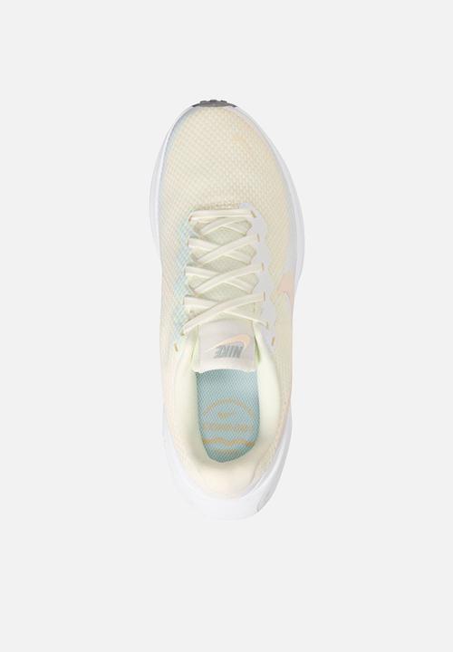Nike - Nike Revolution 8