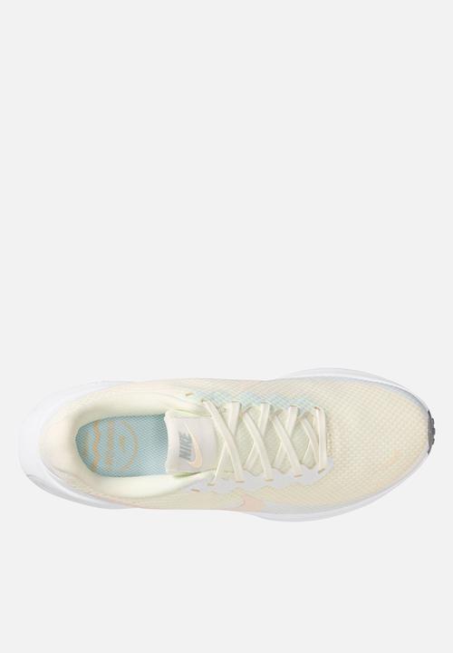 Nike - Nike Revolution 8