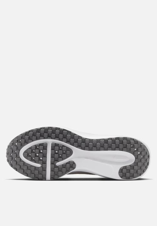Nike - Nike Revolution 8