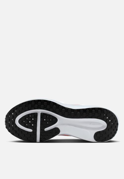 Nike - Nike Revolution 8
