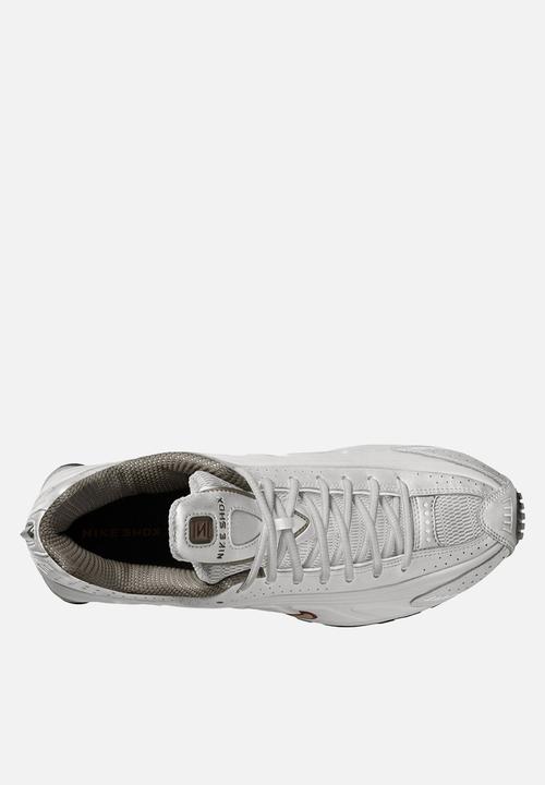 Nike - Nike Shox R4