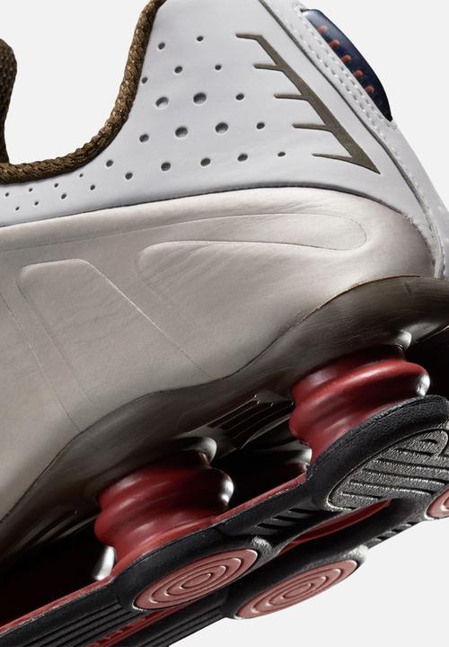 Nike - Nike Shox R4