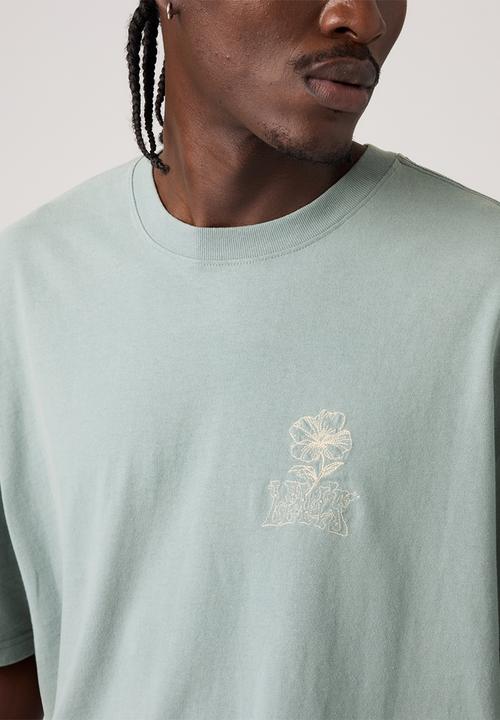 Levi’s® - HALF SLEEVE TEE - LEVIS TONAL SCRIPT FLORAL LEAD