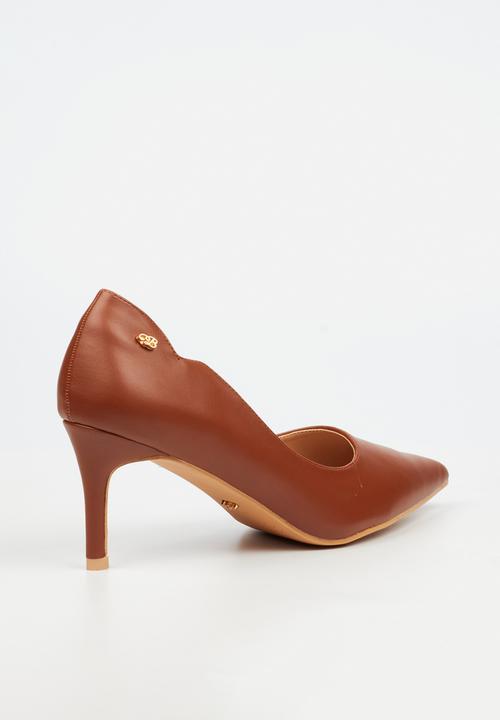 Miss Black - Nola 6 scallow low heel - tan
