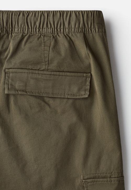 H&M - Slim fit cargo trousers - khaki green