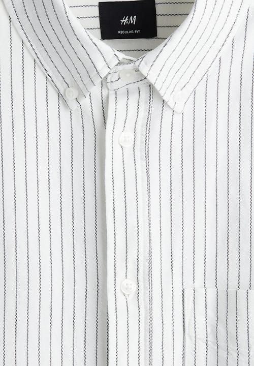 H&M - Regular fit oxford shirt - white/pinstriped