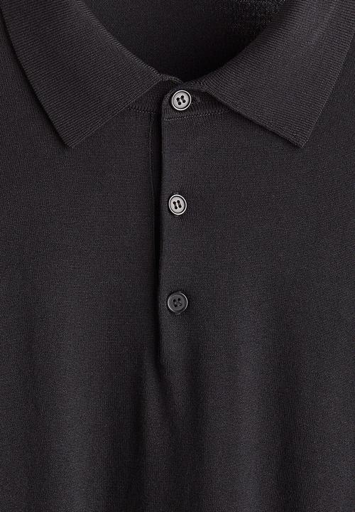 H&M - Regular fit fine-knit polo shirt - black