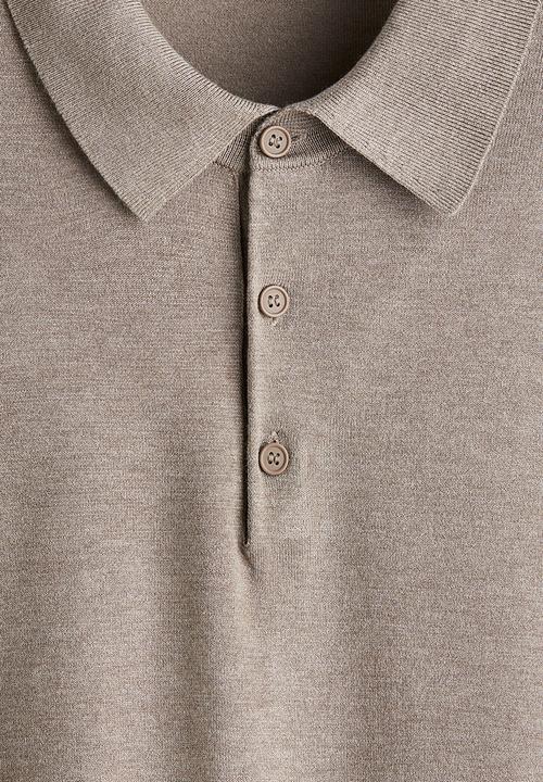 H&M - Regular fit fine-knit polo shirt - beige