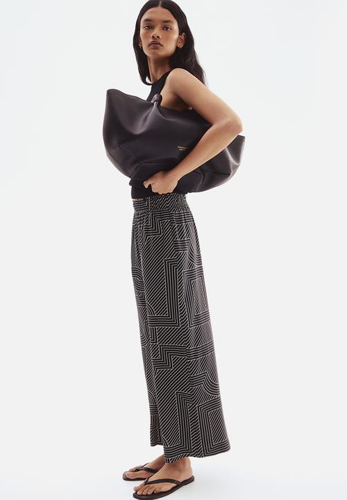 H&M - Viscose culottes - black patterned
