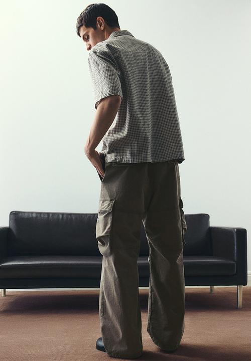 H&M - Loose fit washed cargo trousers - brown