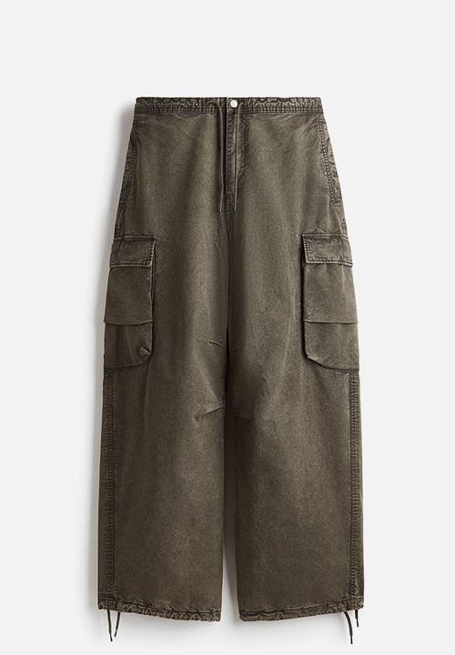 H&M - Loose fit washed cargo trousers -  khaki green