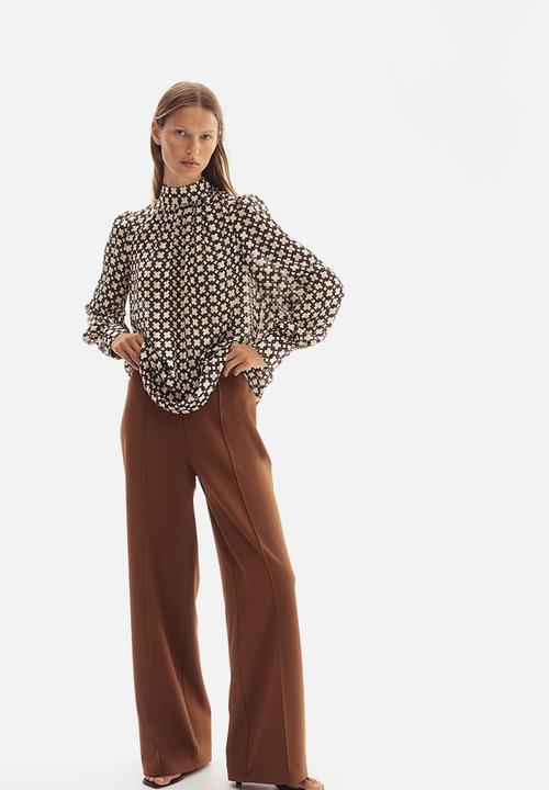 H&M - Stand-collar blouse - brown patterned