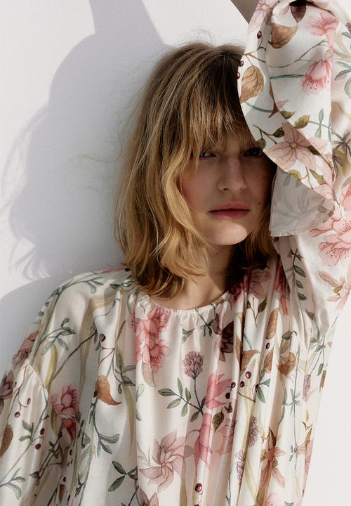 H&M - Flounce-cuff blouse - light beige floral