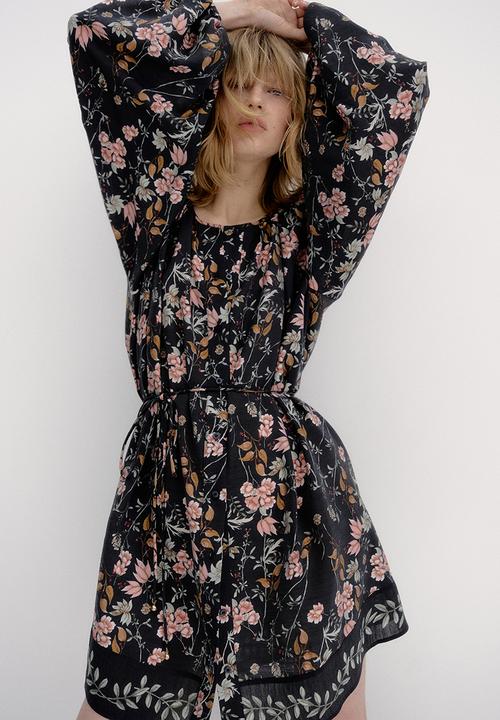 H&M - Oversized tie-belt dress - black floral 
