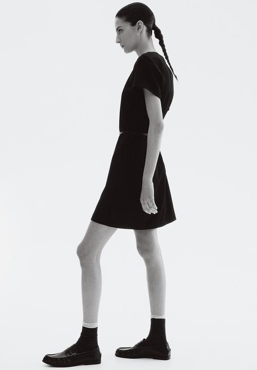 H&M - Belted dress - black