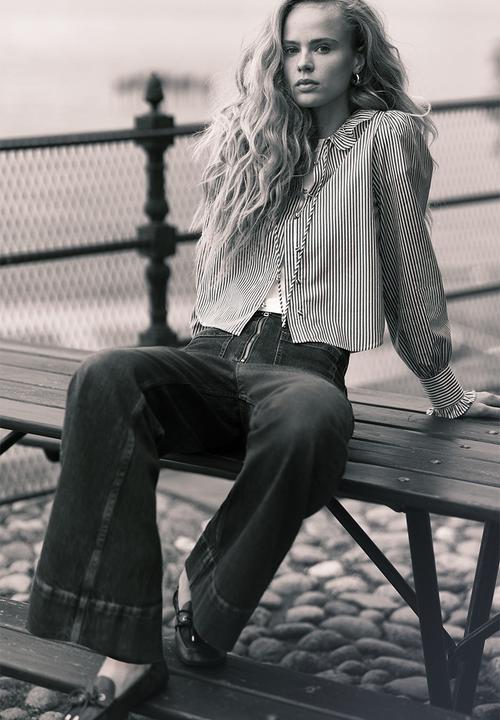 H&M - Frill-collared blouse - blue/striped