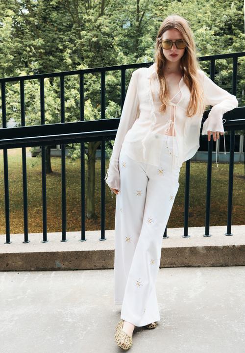 H&M - Studded wide ultra high jeans - white