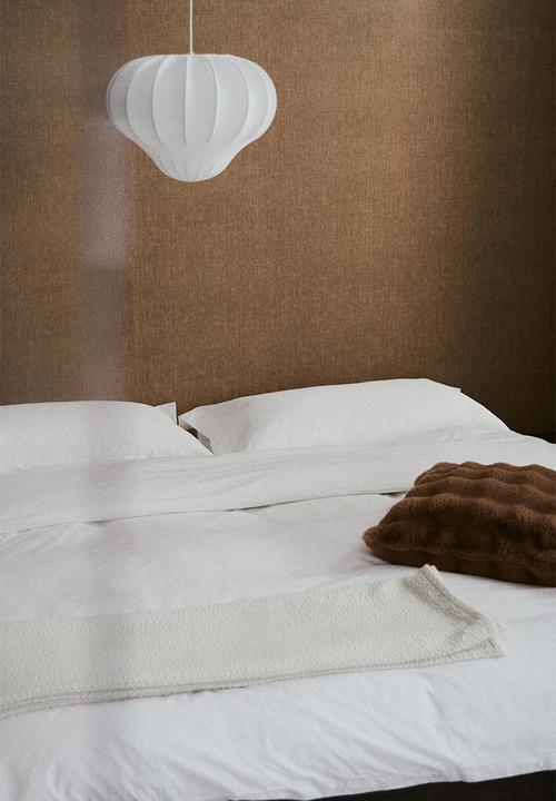 H&M - Fluffy cushion cover - brown