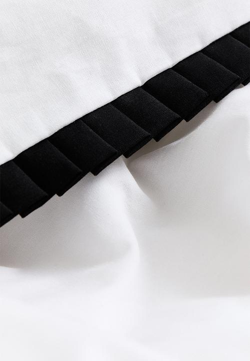 H&M - Pleated double/king duvet cover set - white