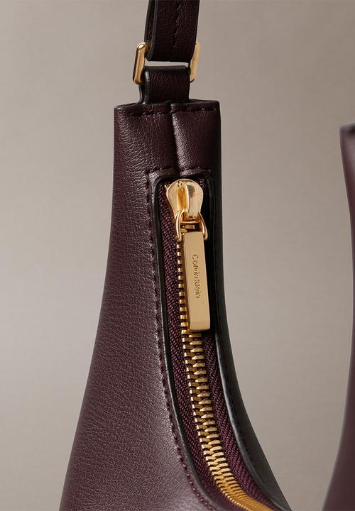 Calvin Klein - Foil Logo Shoulder Bag- Fudge/Espresso