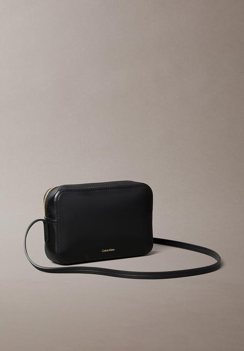 Calvin Klein - Ck Camera Bag- Black / Antique Light Gold