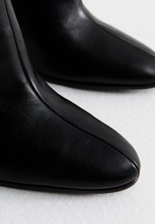 New Look - Dolphin ankle boot - black