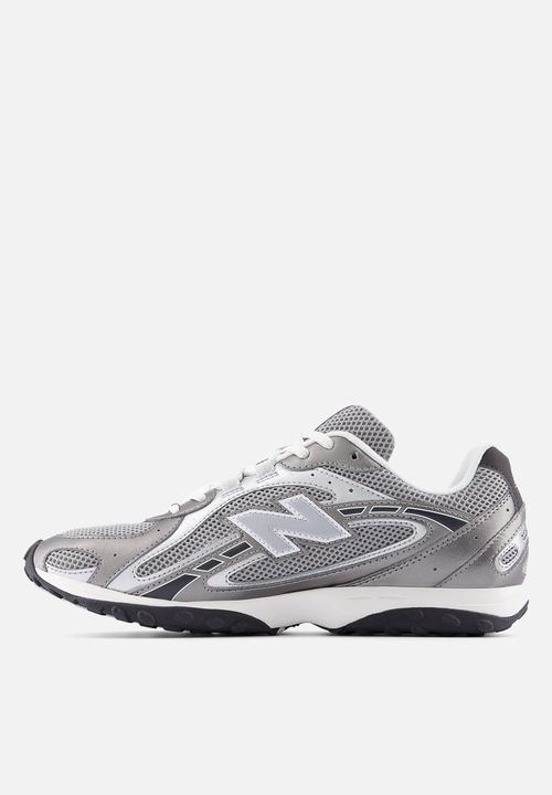 New Balance  - 204L